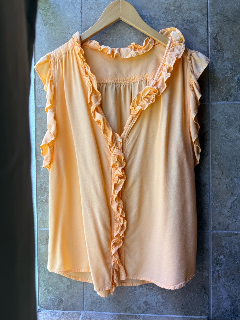 Sundance Milla Ruffle Top Dylan 100% Rayon Melon Peach Large Cool Flowy Classic